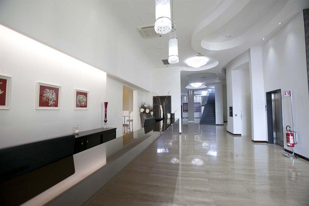 Rolling Hotel Casoria Extérieur photo