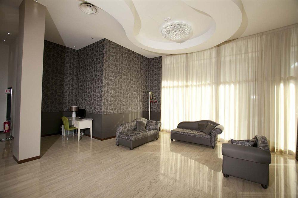 Rolling Hotel Casoria Extérieur photo