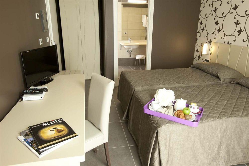 Rolling Hotel Casoria Extérieur photo
